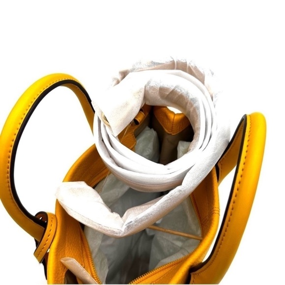 Michael Kors Mirella Small Shopper Top Zip Tote
Crossbody Bag (NWT) - Picture 12 of 13